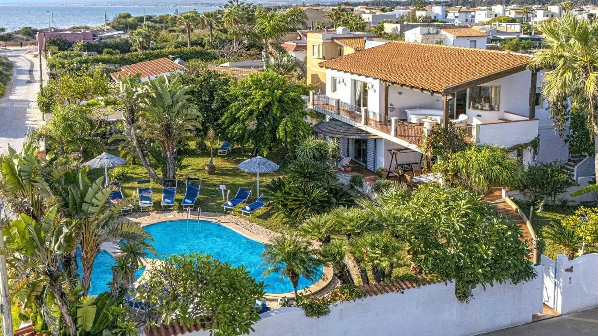 Villa Nautilus By Villa Plus Santa Maria Del Focallo